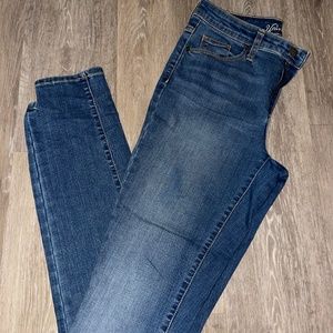 Universal thread jeans